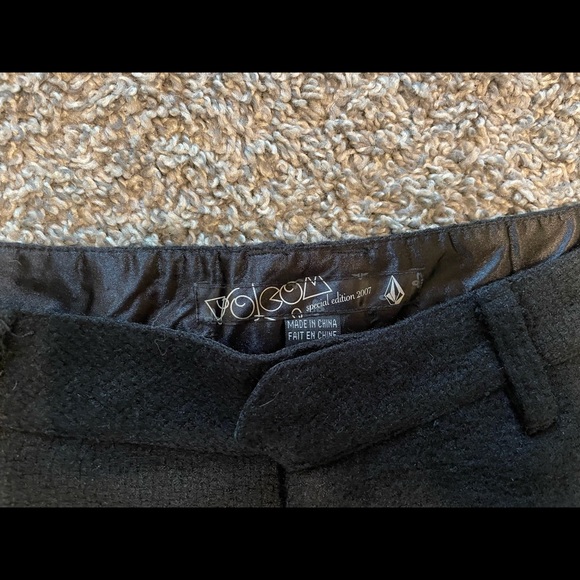 NWT Y2K Volcom Shorts - Picture 2 of 3